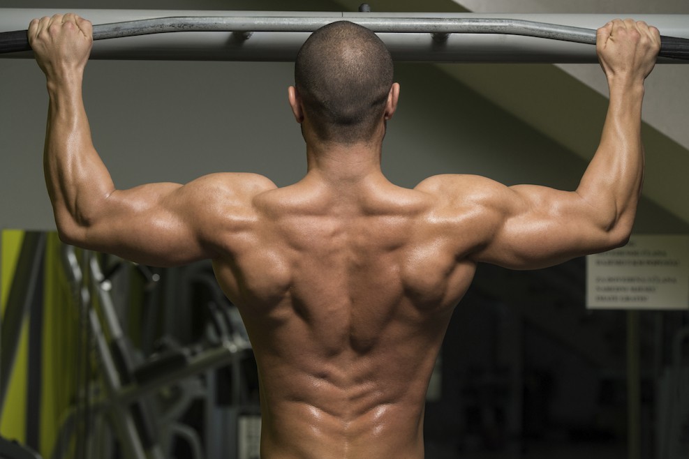 Klimmzüge zur Brust