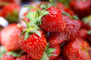 Einige frische Erdbeeren